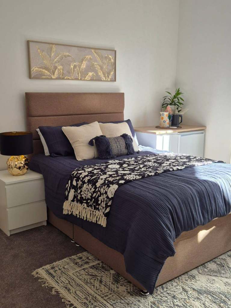Spacious & Cosy En-suite Room for Rent – BL9 5DF
