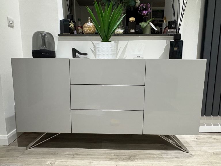 Designer rooms light grey high gloss solid sideboard with built in glass top