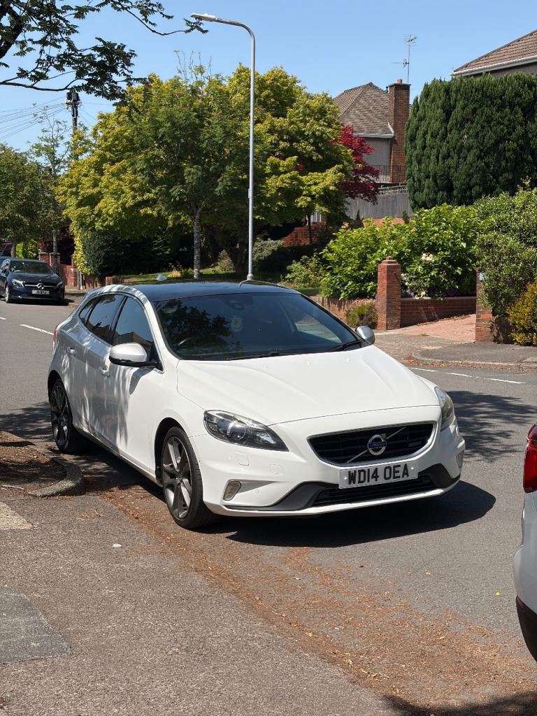 Volvo, V40, Hatchback, 2014, Manual, 1984 (cc), 5 doors
