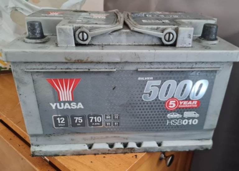 2x car, van, 4x4 batteries / 4x mobility scooter batteries