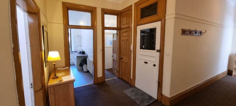 3 BEDROOM FLAT TO LET IN THE WEST END - Next to Glasgow University & Byres Road 