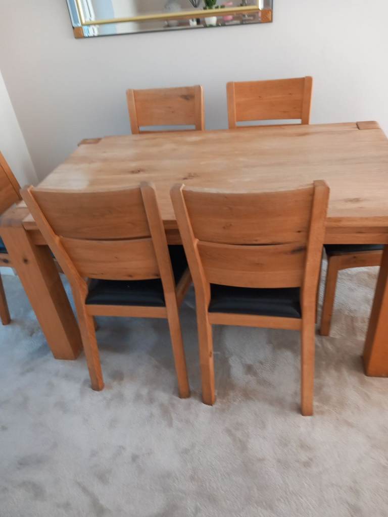 Dining Table and 6 Chairs