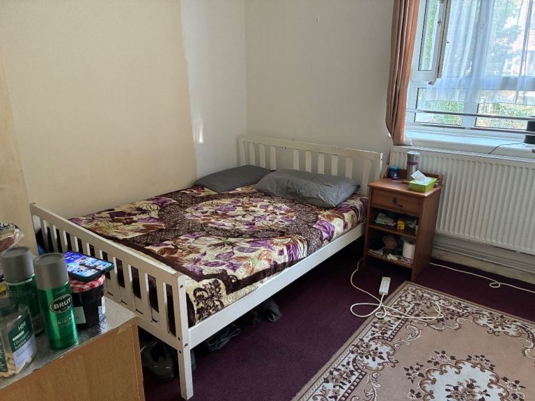 Room available for rent in  hackney dalston 