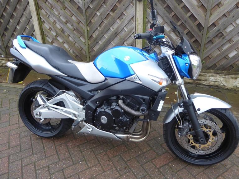 SUZUKI GSR 600 59 REG LOW MILES  STUBBY LEAVER ALL BOOKS LONG MOT