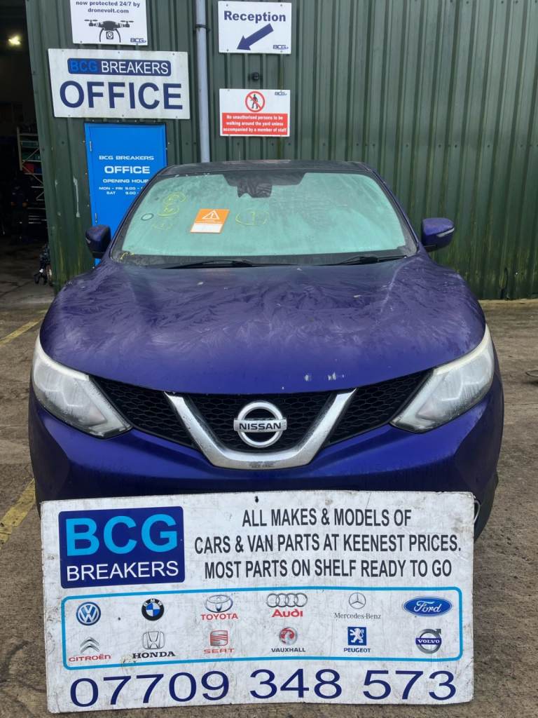 2016 nissan qashqai parts breaking