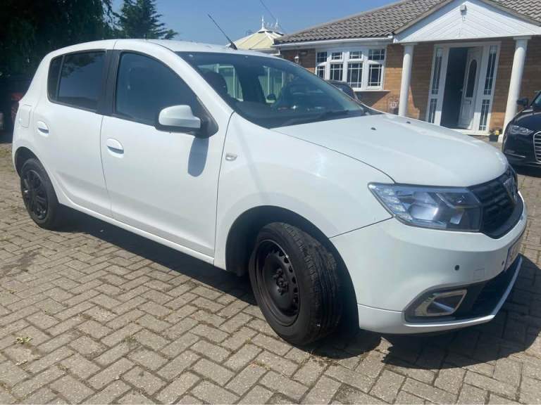 2017 Dacia, SANDERO 0.8 petrol  Ex driving instructor  car dual control can be removed ulez2