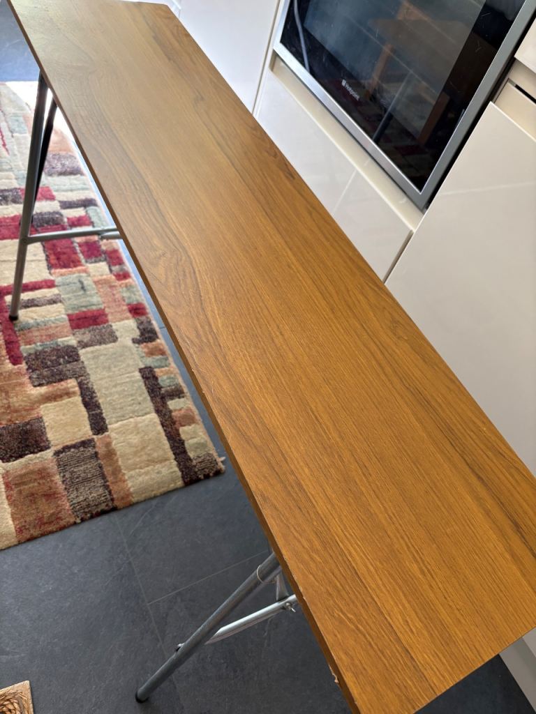 Folding knitting machine table