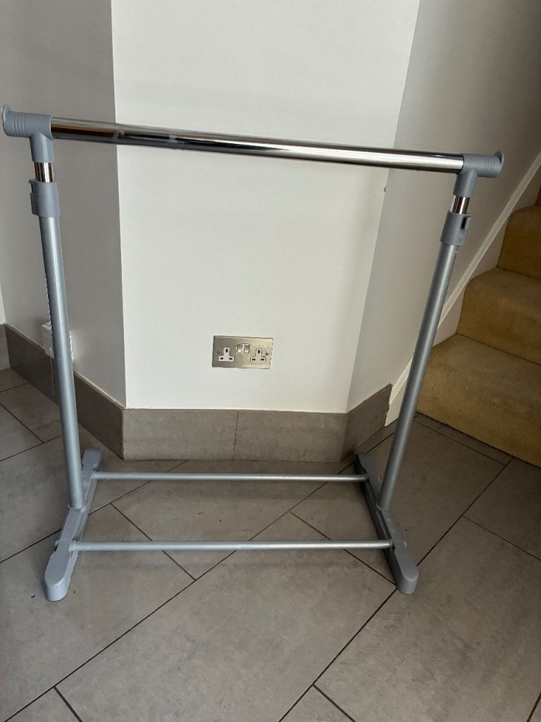 Adjustable Height Clothes Rail