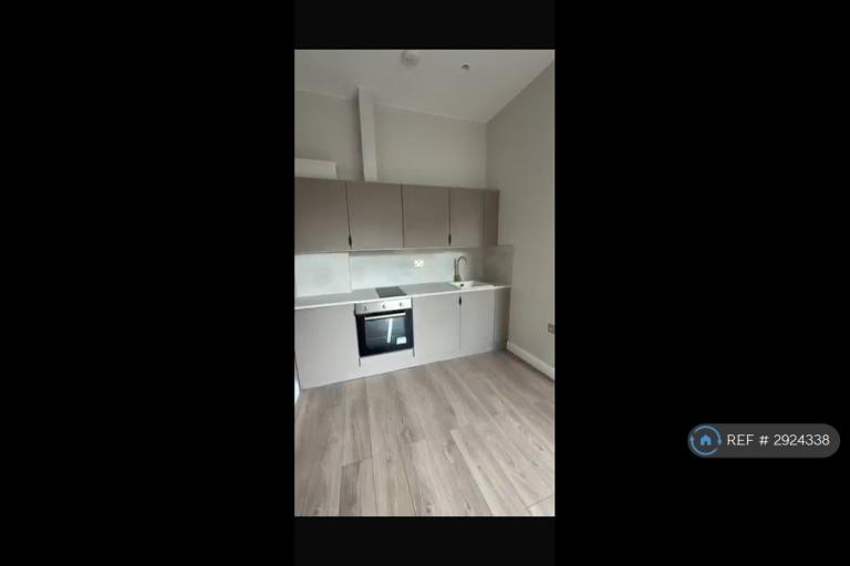 1 bedroom flat in Parklands, Surbiton, KT5 (1 bed) (#2924338)