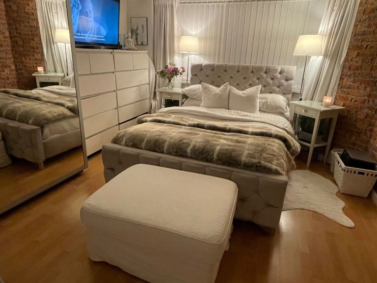 Large double room fully furnished