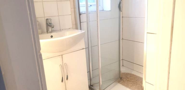 Newly Refurbish 3 BEDROOM PROPERTY is available in Southarrow - HA2  