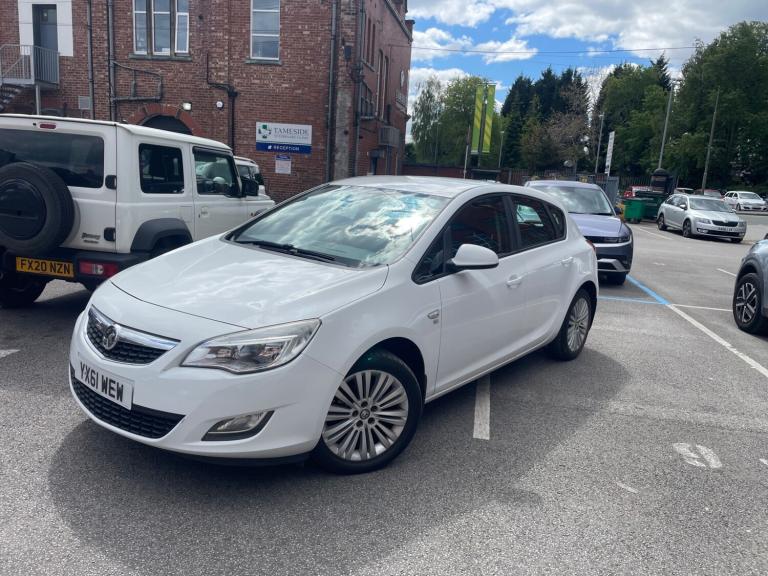 2011 Vauxhall Astra 1.4i 16V Excite 5dr HATCHBACK Petrol Manual