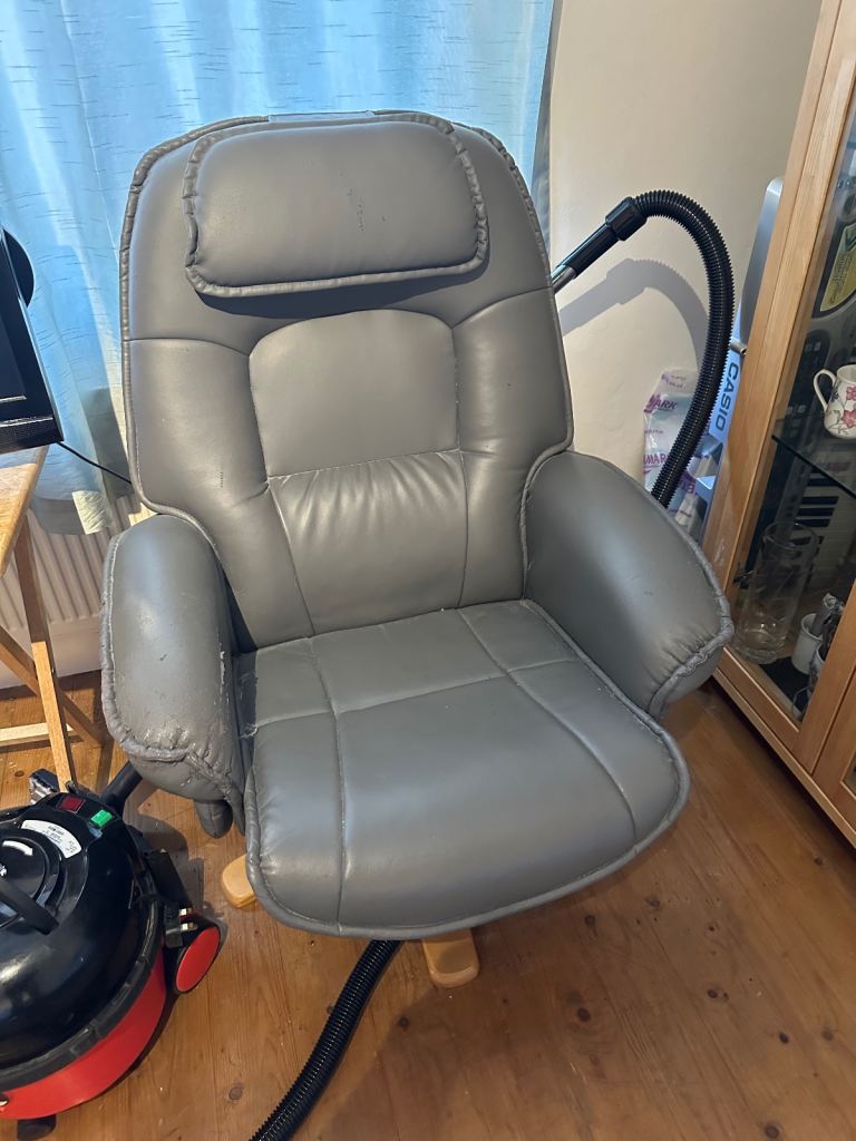 Free recliner and footstall