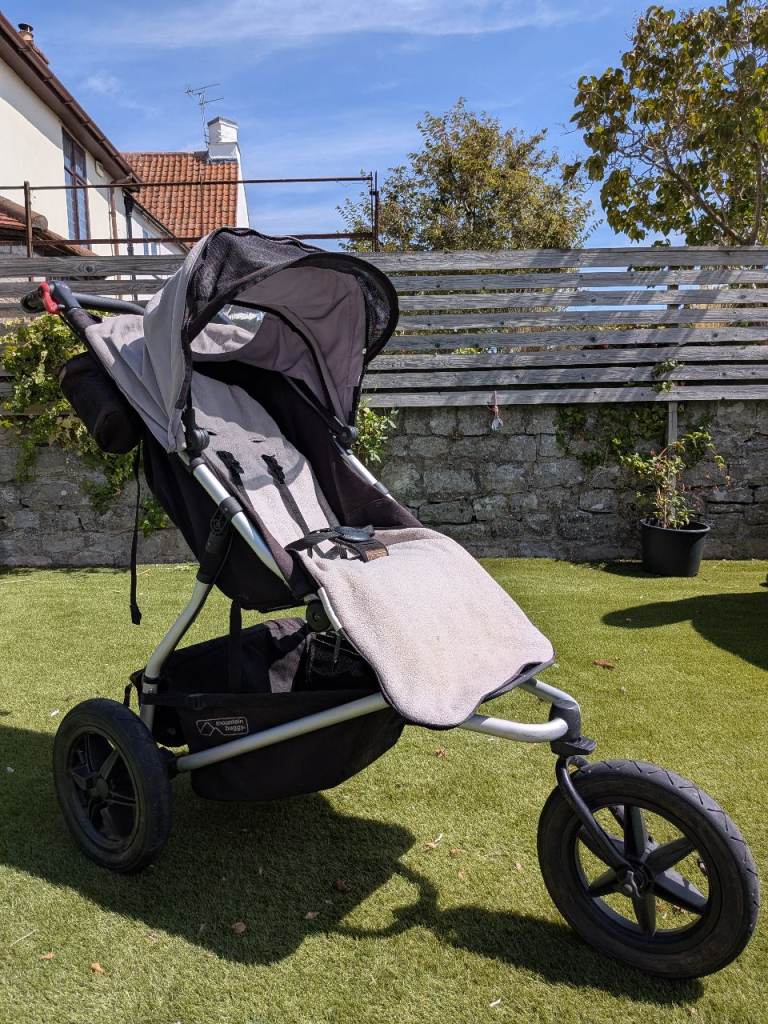 Mountain Buggy and Carrycot + Accessories 
