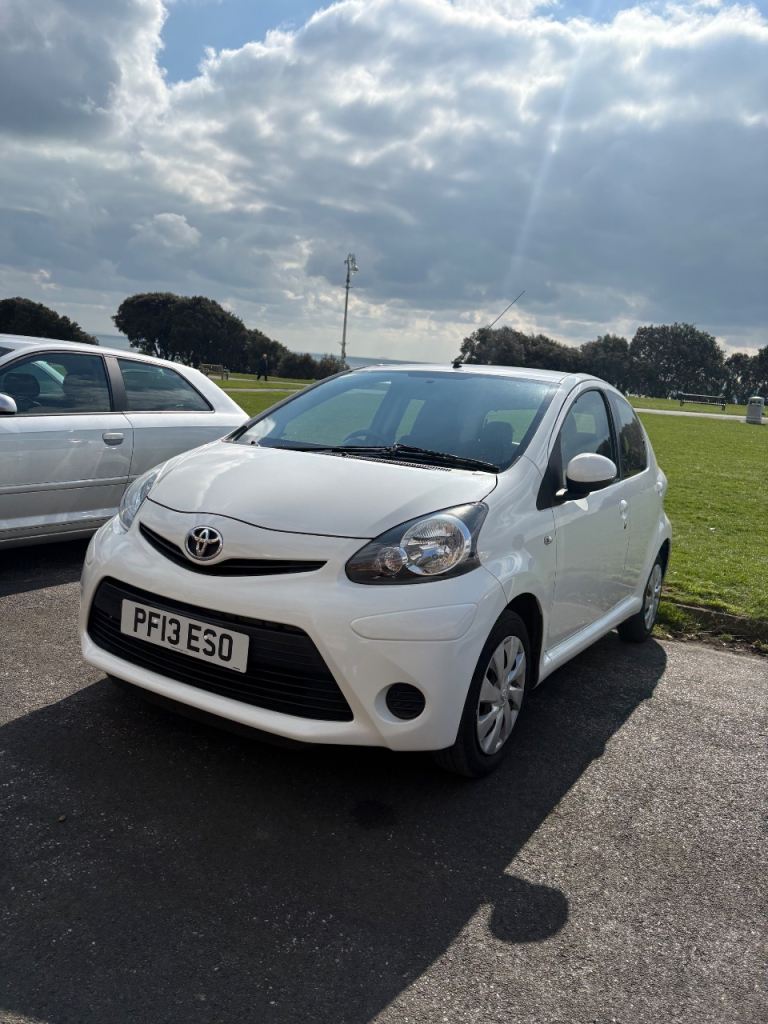 Toyota, AYGO, Hatchback, 2013, Manual, 998 (cc), 5 doors