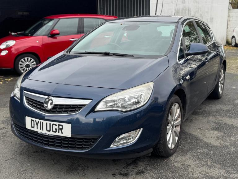 2011 Vauxhall Astra 1.6i 16V SE 5dr HATCHBACK Petrol Manual