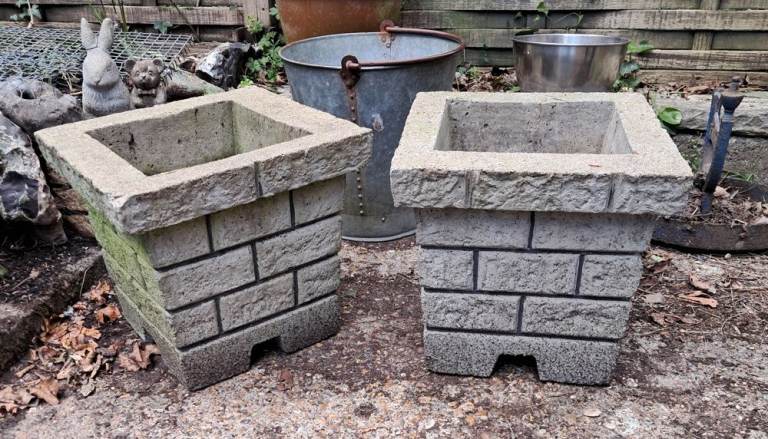 Vintage 1970’s/80’s 2 x matching reconstituted stone patio garden planters-12 inches tall