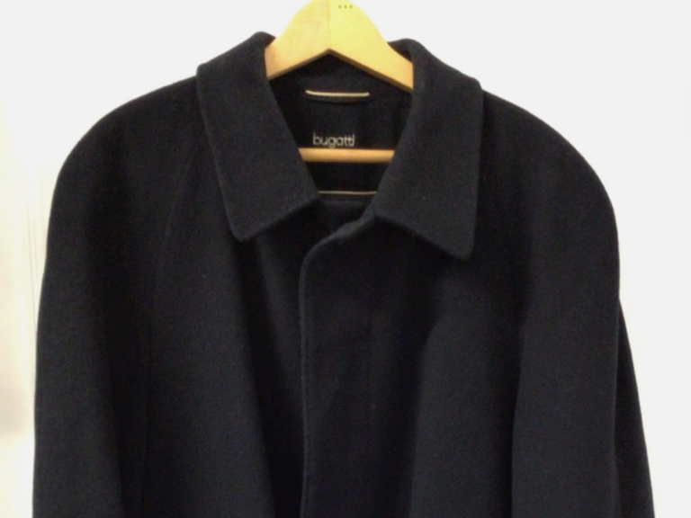 BUGATTI’ quality men’s black overcoat exquisitely lined with camel cashmere. Exc cond.