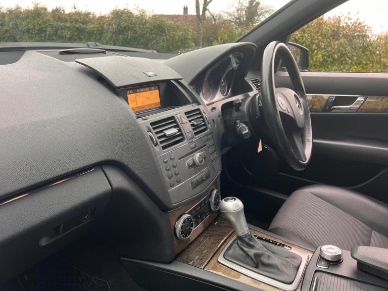 2009 Mercedes-Benz C Class C220 CDI BlueEFFICIENCY Sport 4dr Auto SALOON Diesel Automatic