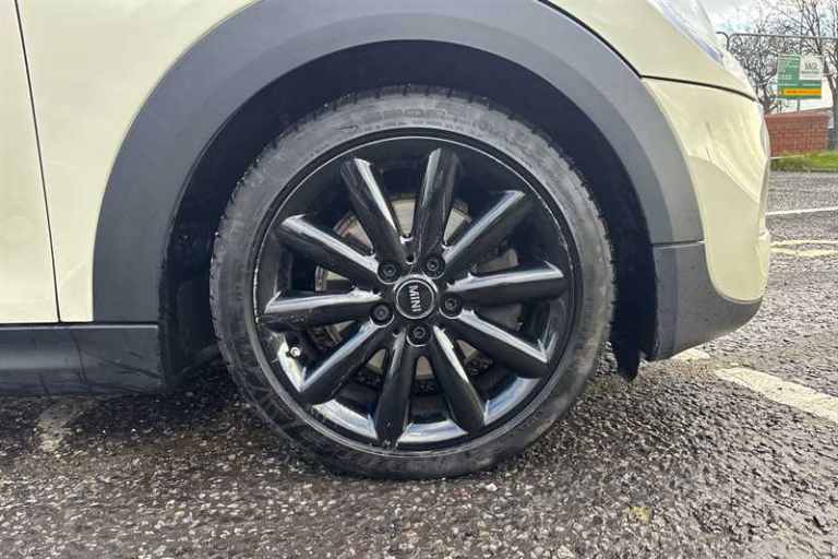 2017 MINI Hatch 2.0 Cooper S Hatchback 3dr Petrol Manual Euro 6 (s/s) (192 ps) Hatchback Petrol M...