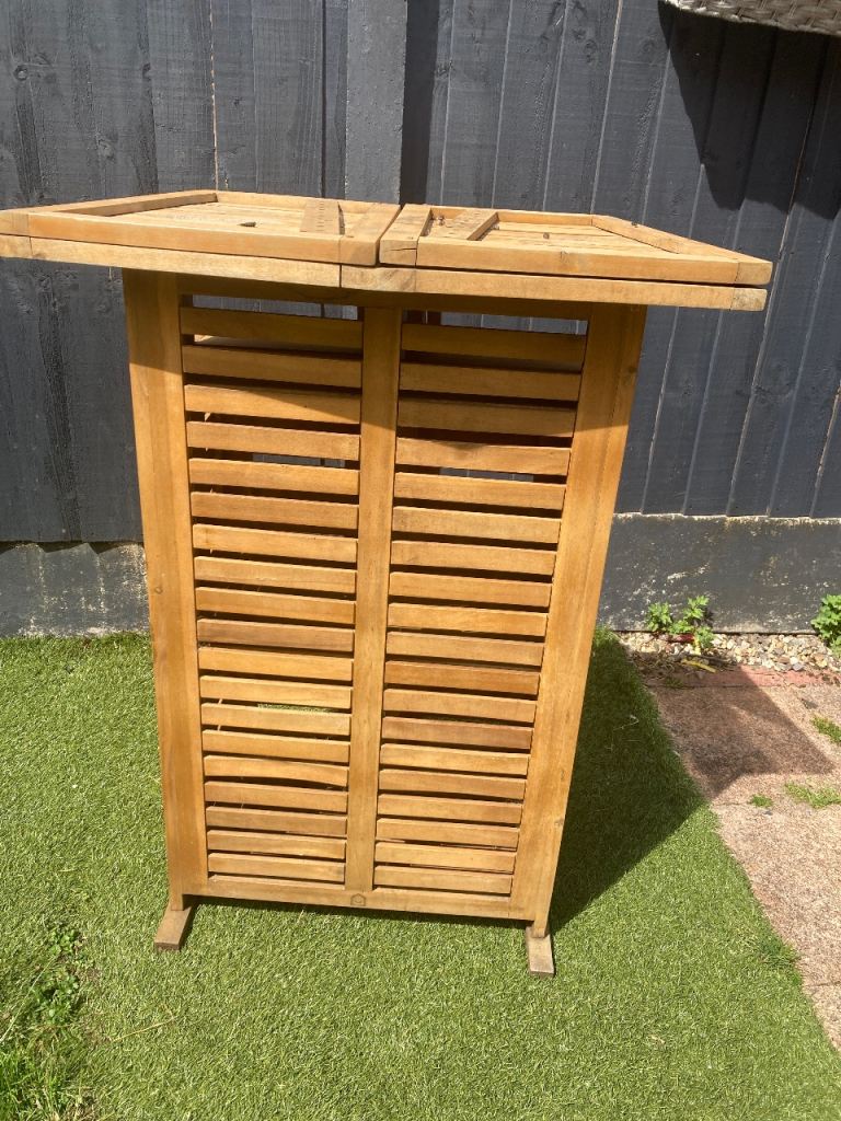 Wooden outdoor bar 