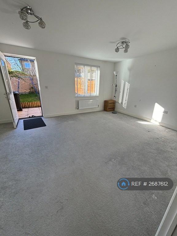 2 bedroom house in Christabel Close, Ebbsfleet Valley, Swanscombe, DA10 (2 bed) (#2687612)