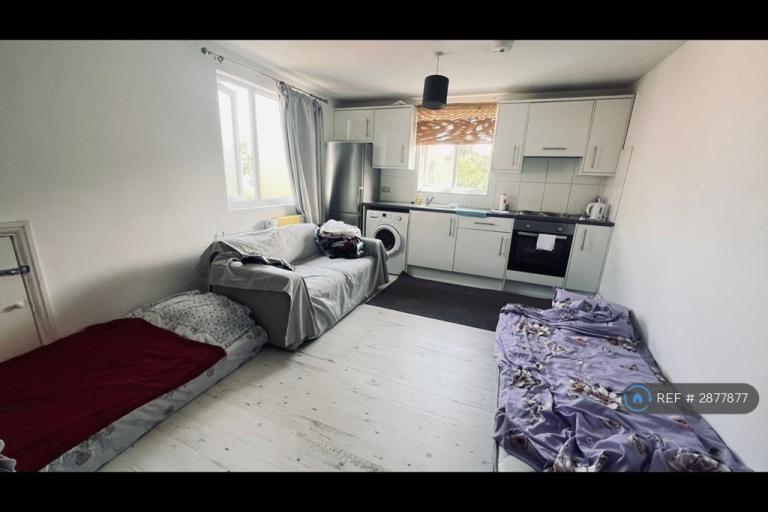 Studio flat in York Avenue, Hove, BN3 (#2877877)