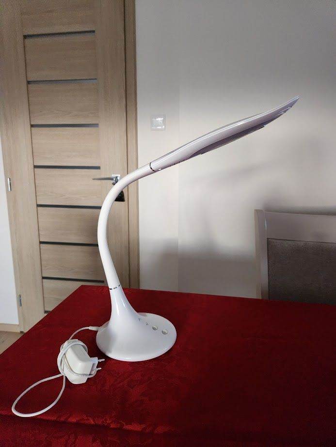 Bailiwei LED White Desk Table Lamp Adjustable Brightness Flexible Arm VGC