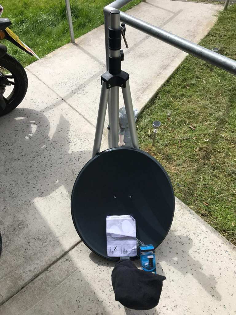 Satgear Dish/LNB and portable tripod