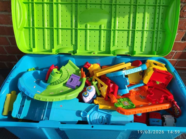 Thomas & Friends - few sets, trails and trains