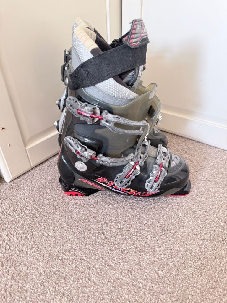 Atomic B tech 90 Ski Boots Size 26.5 - 27