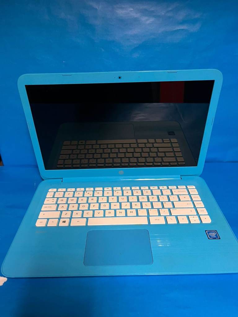 [BROKEN selling for spares and repairs] Blue HP laptop