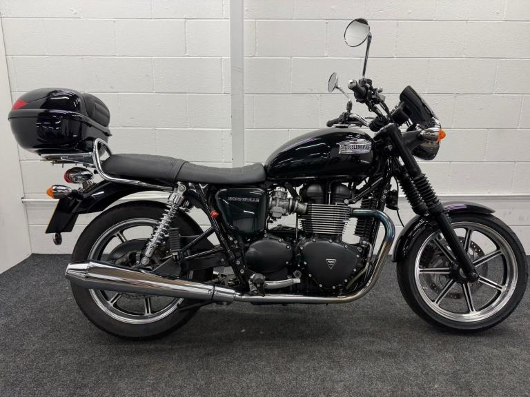 TRIUMPH BONNEVILLE 865 - ONLY 11351 MILES! - LONG MOT!