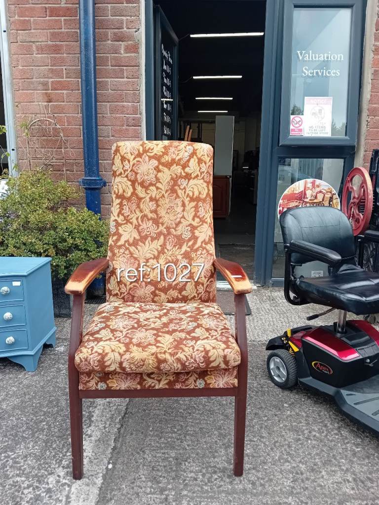 Wooden frame high back chair, Ref:1027