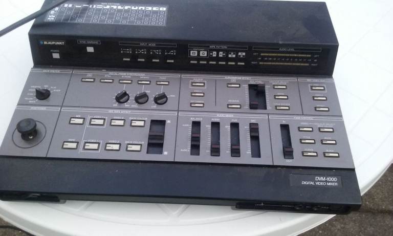 Blaupunkt DVM-1000 - Digital Video Mixer