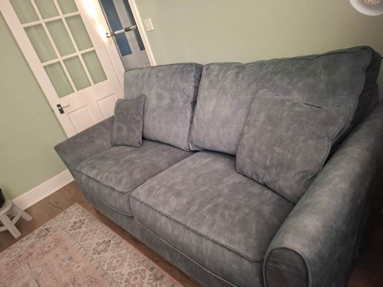 Green/Teal 3 seater sofa - colour brighter in person 