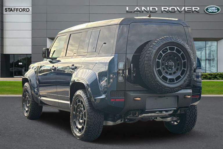 2025 Land Rover Defender 110 4.4 P635 V8 MHEV OCTA Auto 4WD Euro 6 (s/s) 5dr SUV Automatic