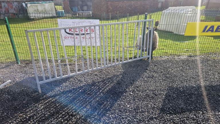 8ft Bateman double calf rehearing pen front farm livestock tractor 