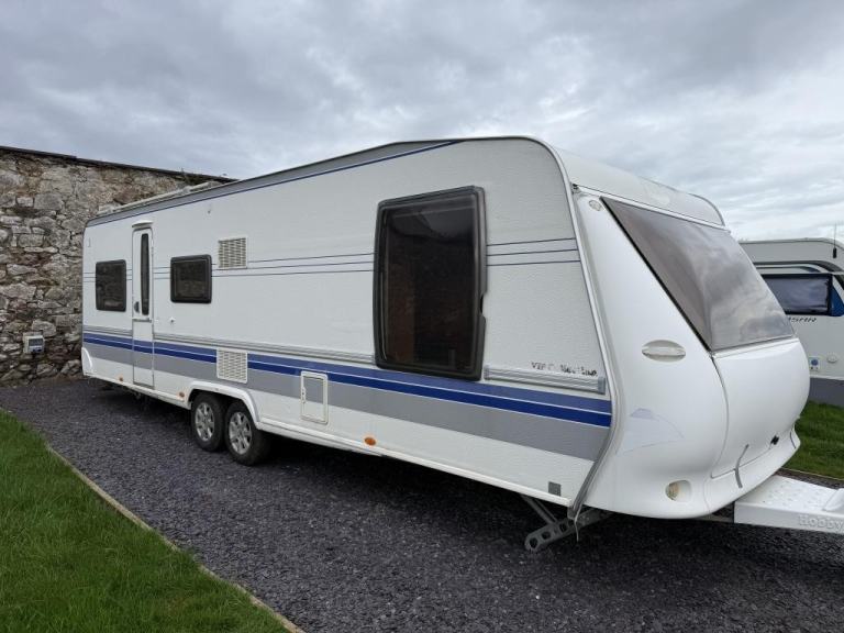 2008 HOBBY 690 vip 5 Berth fixed island bed