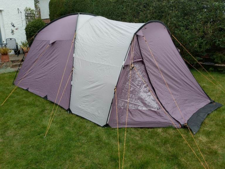 Lightweight roomy tent