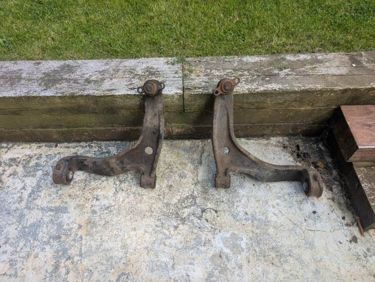 VW Transporter T5 Lower Suspension Wishbone Control / Swing Arms Pair 