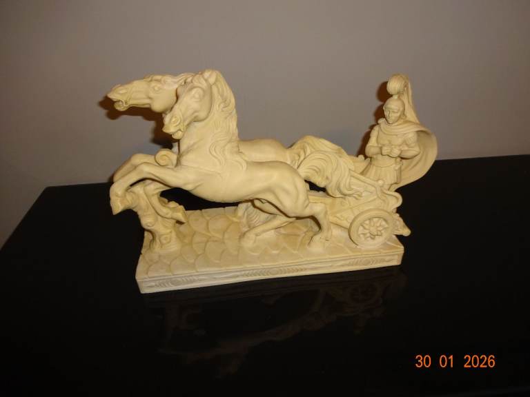 Vintage – Roman Type Chariot and 2 Horses Racing – Cream Colour  