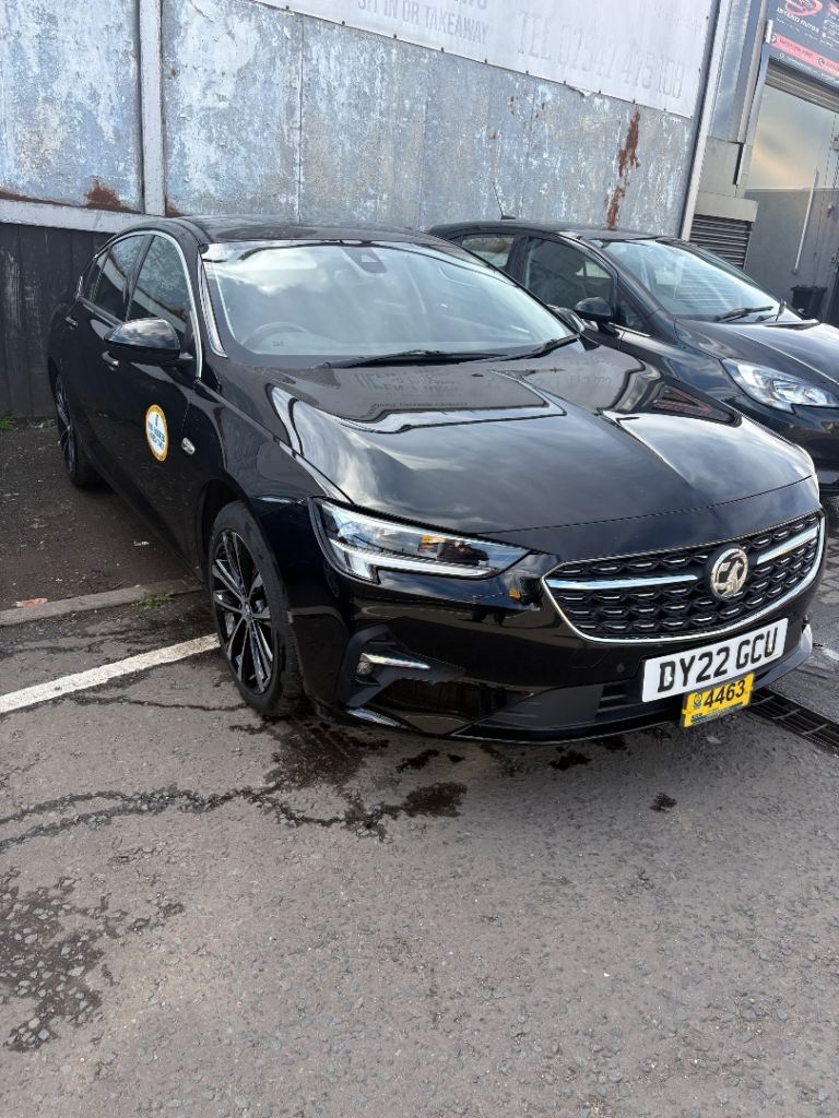 private hire car/taxi 