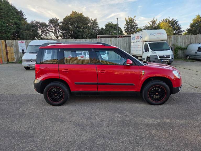 Skoda, YETI, Hatchback, 2011, Manual, 1598 (cc), 5 doors