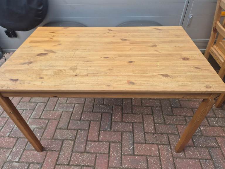 Dinning table with 5 chairs