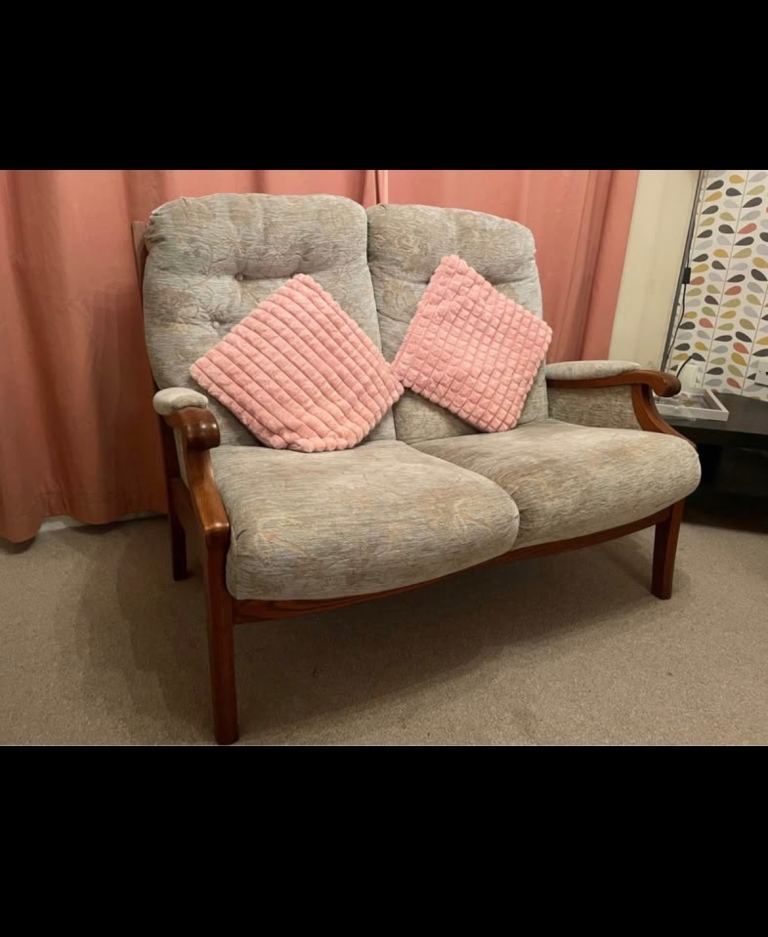 2 Seater Fabric Sofa with Solid Wooden Frame – Comfortable Lounge Loveseat in Good Condition