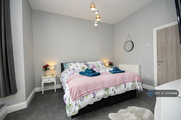 1 bedroom flat in Baker Chambers, Camborne, TR14 (1 bed) (#3044998)