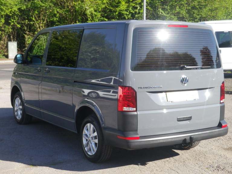 VOLKSWAGEN TRANSPORTER 2.0 TDI T32 Kombi Startline DSG Auto with VW Towbar in