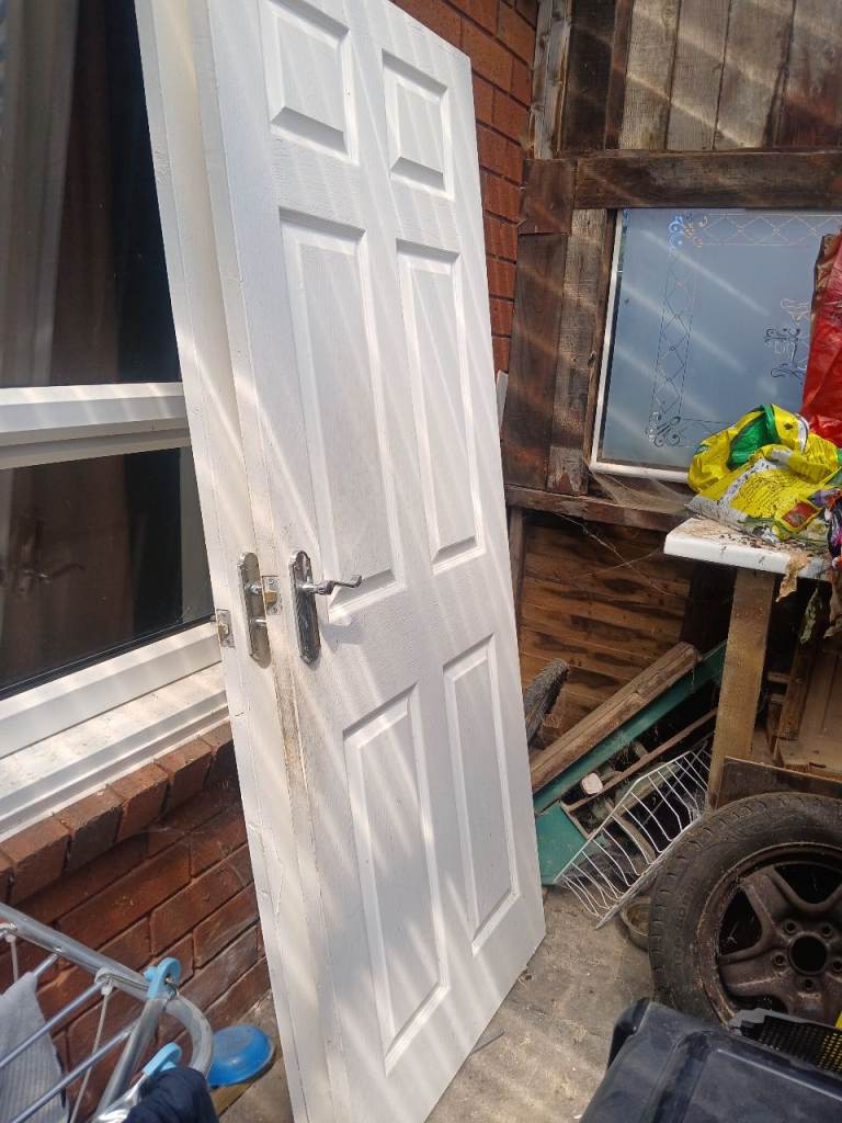 White Internal Panel Door with Handles – Good Condition