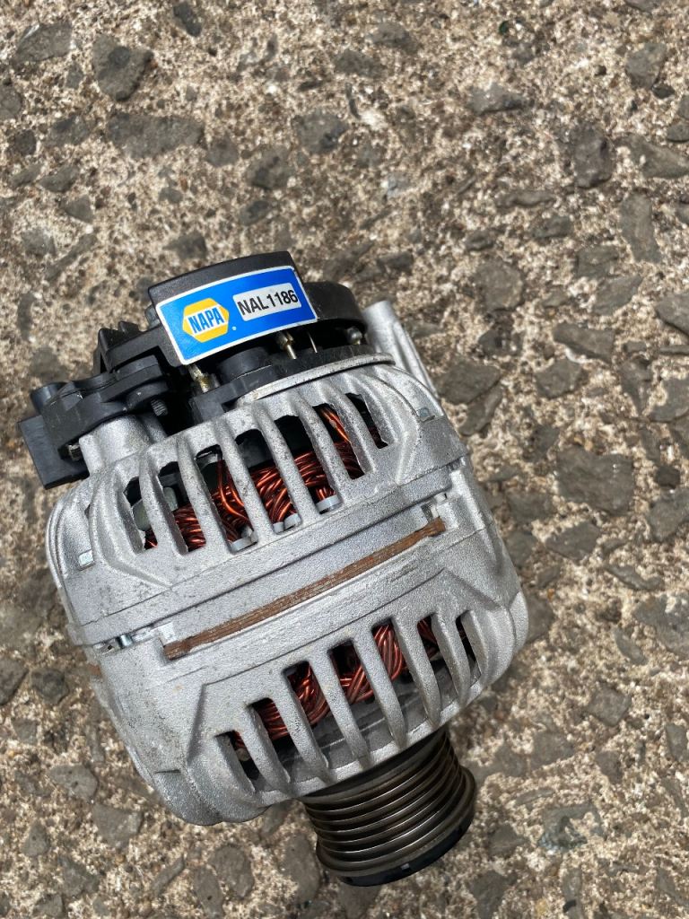 Vw touran caddy alternater 1,6 tdi